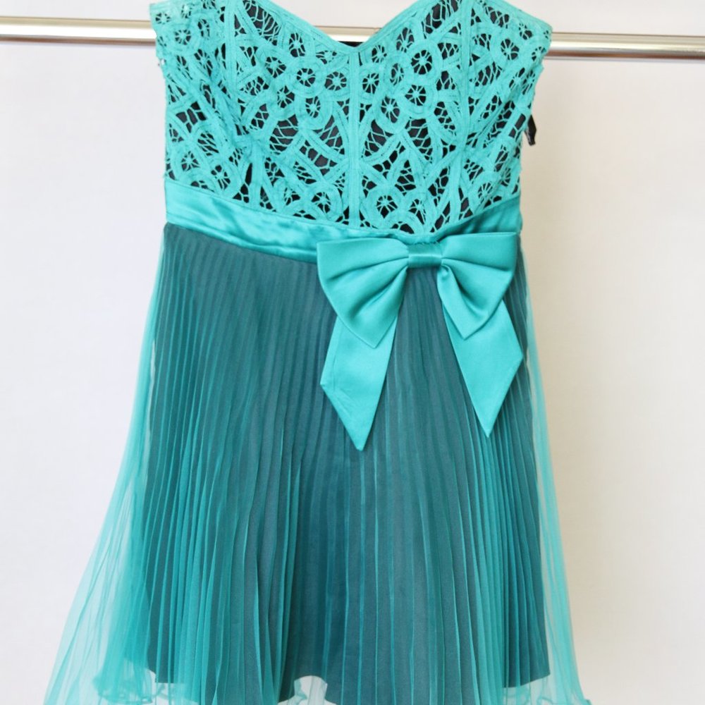 Betsy Johnson Green Cocktail Dress